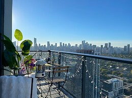 Skyline Luxe Panoramic Suites & towers Toronto
