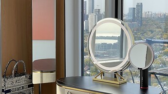 Skyline Luxe Panoramic Suites & towers Toronto