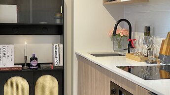 Skyline Luxe Panoramic Suites & towers Toronto