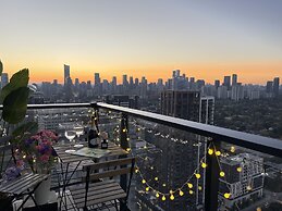 Skyline Luxe Panoramic Suites & towers Toronto