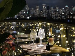 Skyline Luxe Panoramic Suites & towers Toronto