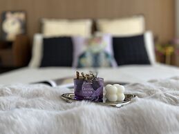 Skyline Luxe Panoramic Suites & towers Toronto