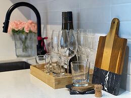 Skyline Luxe Panoramic Suites & towers Toronto