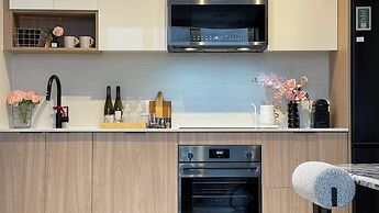 Skyline Luxe Panoramic Suites & towers Toronto