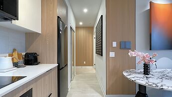 Skyline Luxe Panoramic Suites & towers Toronto