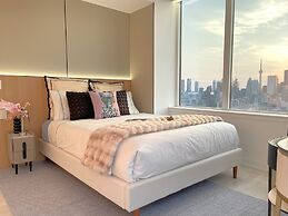 Skyline Luxe Panoramic Suites & towers Toronto