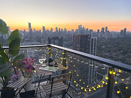 Skyline Luxe Panoramic Suites & towers Toronto