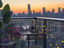 Skyline Luxe Panoramic Suites & towers Toronto