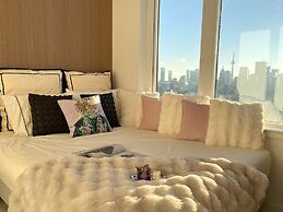Skyline Luxe Panoramic Suites & towers Toronto