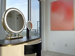 Skyline Luxe Panoramic Suites & towers Toronto