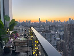 Skyline Luxe Panoramic Suites & towers Toronto
