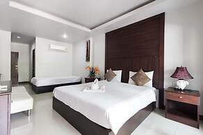 The leaf&pool hostel