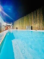 The leaf&pool hostel