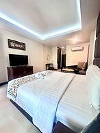 The leaf&pool hostel