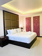 The leaf&pool hostel