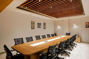 Krishna Courtyard Hotel And Convention