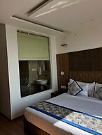 Jot Pass Hotel