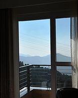 Jot Pass Hotel