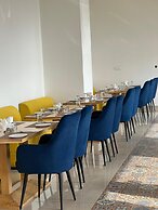 Jot Pass Hotel