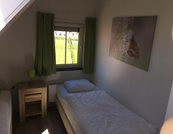 Pleasant Holiday Home With Garden