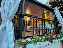 Les Bougainvilliers GuestHouse by Hansa