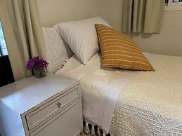 Les Bougainvilliers GuestHouse by Hansa