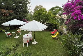 Les Bougainvilliers GuestHouse by Hansa