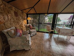 Les Bougainvilliers GuestHouse by Hansa