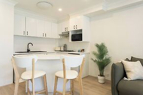 Luxurious Manly Retreat With Beachside Bliss