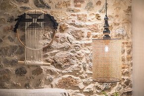 Apollonos 28 Luxury Suites