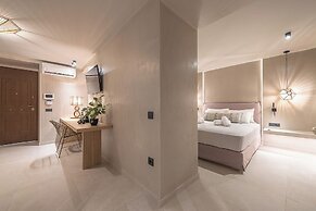 Apollonos 28 Luxury Suites