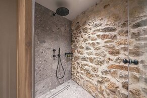 Apollonos 28 Luxury Suites