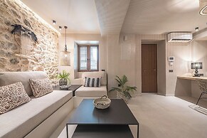 Apollonos 28 Luxury Suites