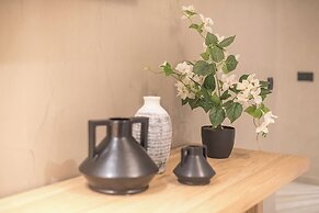 Apollonos 28 Luxury Suites