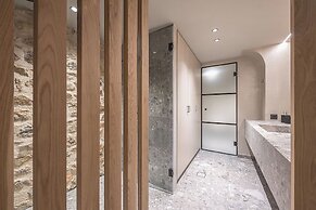 Apollonos 28 Luxury Suites