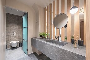 Apollonos 28 Luxury Suites