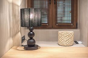 Apollonos 28 Luxury Suites