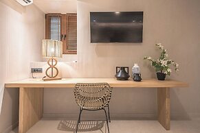 Apollonos 28 Luxury Suites