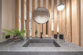 Apollonos 28 Luxury Suites