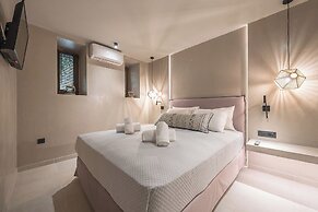 Apollonos 28 Luxury Suites