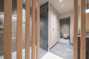 Apollonos 28 Luxury Suites