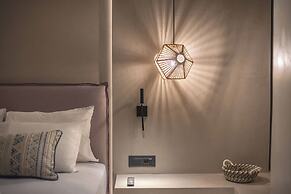 Apollonos 28 Luxury Suites