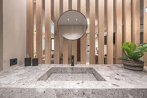 Apollonos 28 Luxury Suites