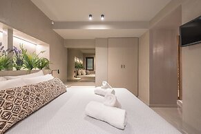 Apollonos 28 Luxury Suites
