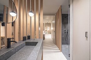 Apollonos 28 Luxury Suites