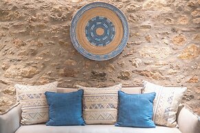 Apollonos 28 Luxury Suites