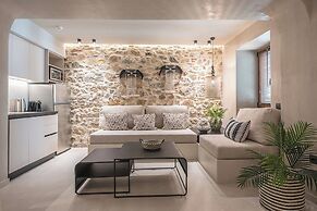 Apollonos 28 Luxury Suites