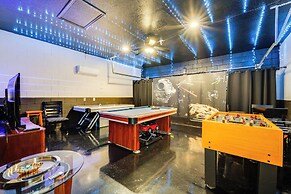 3 Mi to Disney: Family-friendly Home!