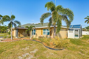 4 Mi to Lakes Park: Family Home in Fort Myers!
