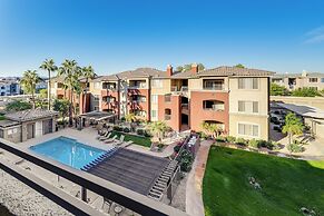 Walk to Papago Park: Condo in Phoenix